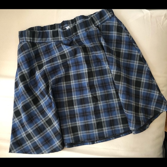 Hot Topic Dresses & Skirts - Plaid skirt
